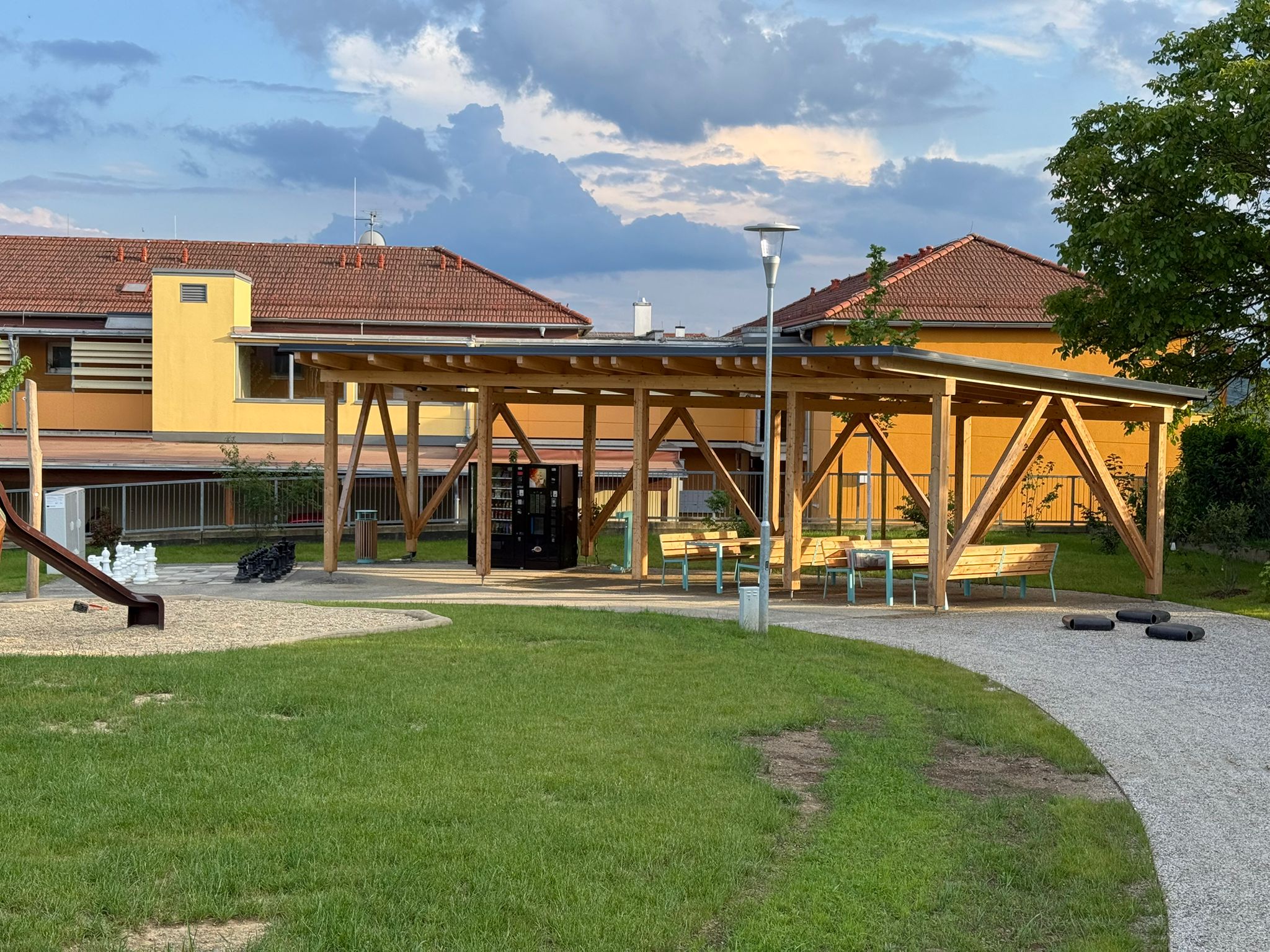 Dieses Bild hat ein leeres Alt-Attribut. Der Dateiname ist 1747895195338-1.jpg